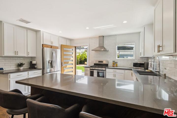 3820 S Muirfield Road, Los Angeles, California 90008