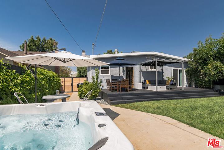 3820 S Muirfield Road, Los Angeles, California 90008