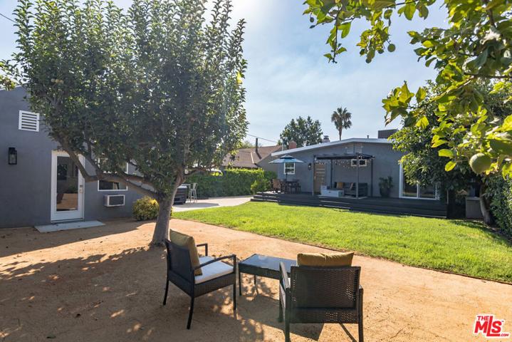 3820 S Muirfield Road, Los Angeles, California 90008