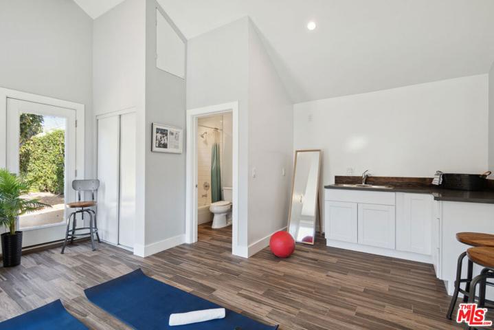 3820 S Muirfield Road, Los Angeles, California 90008