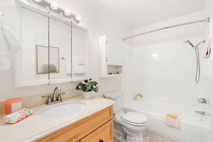 9731 Via Roma, Los Angeles, California 91504