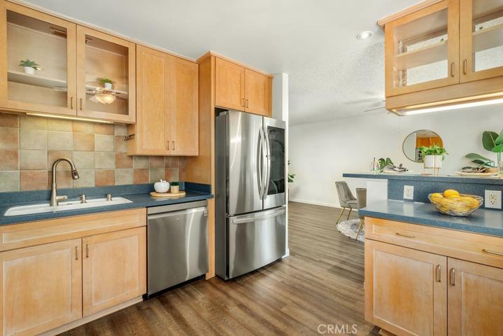 9731 Via Roma, Los Angeles, California 91504