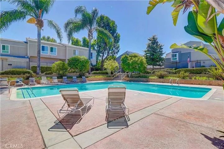 2 community pools