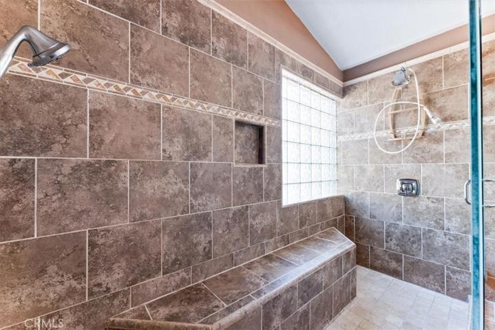 Dual shower heads