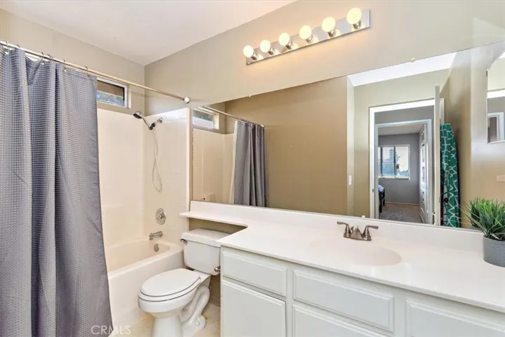 5538 Hunt Club Drive, Fontana, California 92336