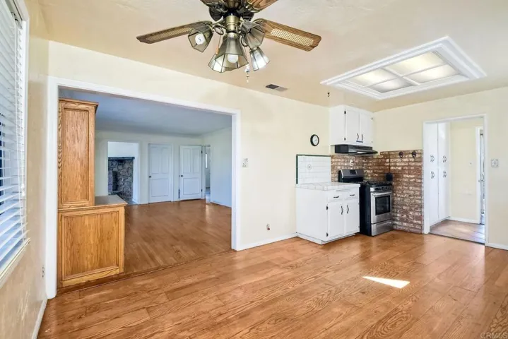 1134 Olive Avenue, Vista, California 92083