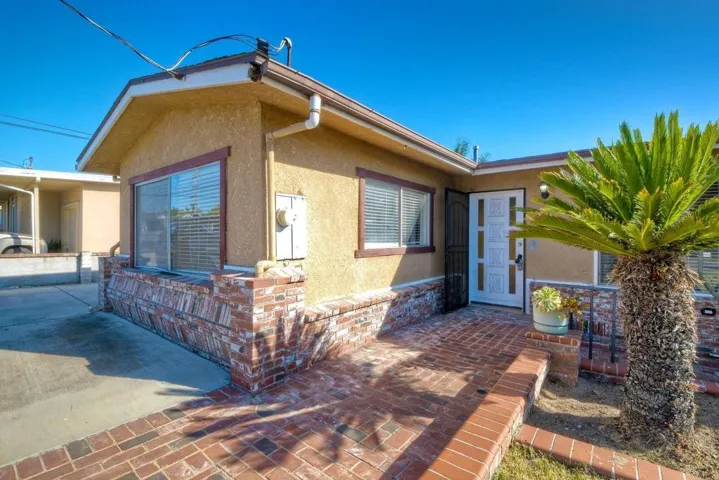 1134 Olive Avenue, Vista, California 92083