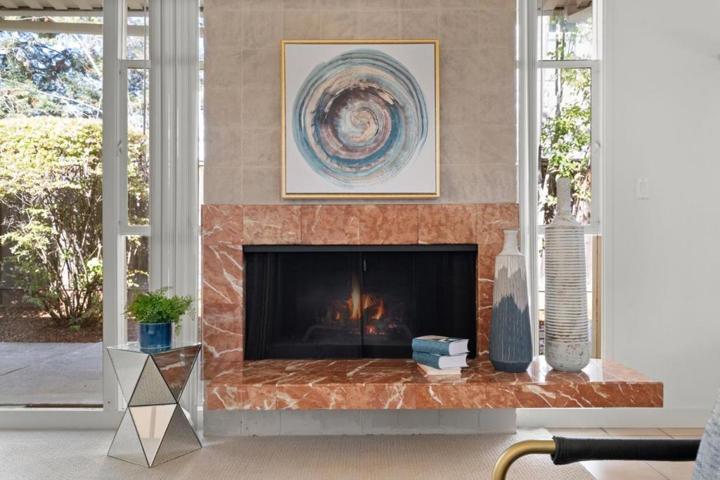 521 Middle Court, Menlo Park, California 94025