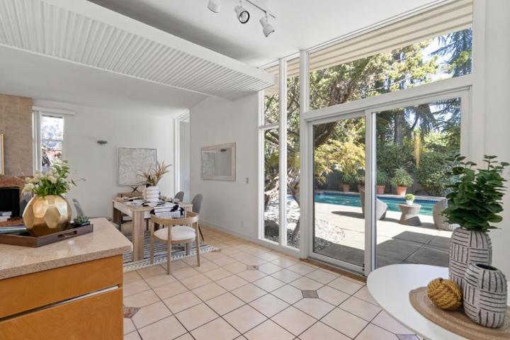 521 Middle Court, Menlo Park, California 94025