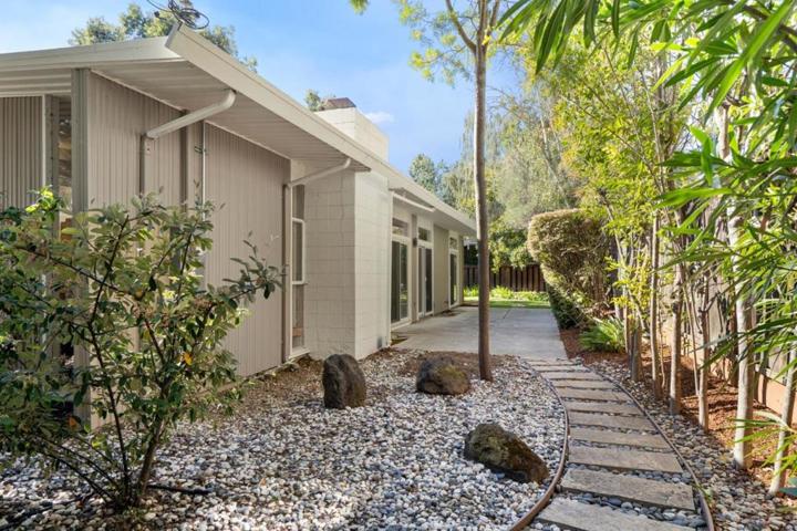 521 Middle Court, Menlo Park, California 94025