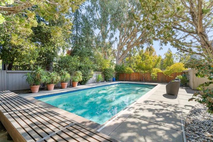 521 Middle Court, Menlo Park, California 94025
