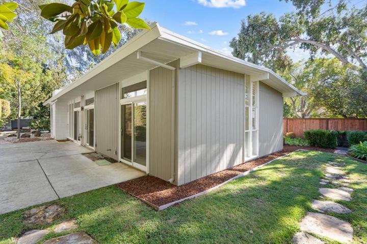 521 Middle Court, Menlo Park, California 94025