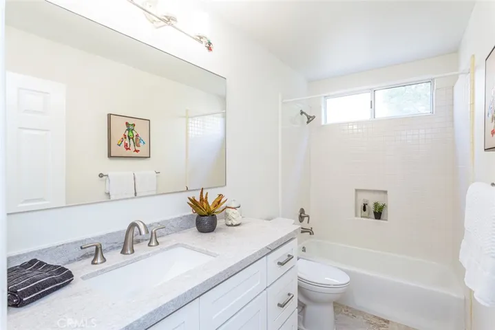 DOWNSTAIRS FULL GUEST BATHROOM