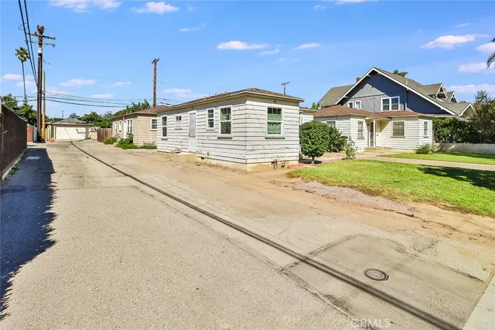611 Magnolia Avenue, Oxnard, California 93030
