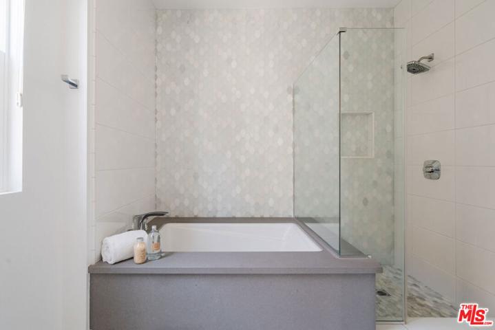 12776 Aurora Place Unit 1, Los Angeles, California 90094