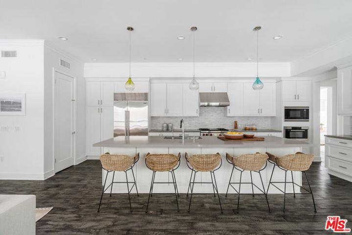 12776 Aurora Place Unit 1, Los Angeles, California 90094