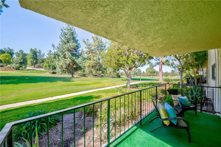 2392 Via Mariposa West W Unit 1E, Laguna Woods, California 92637