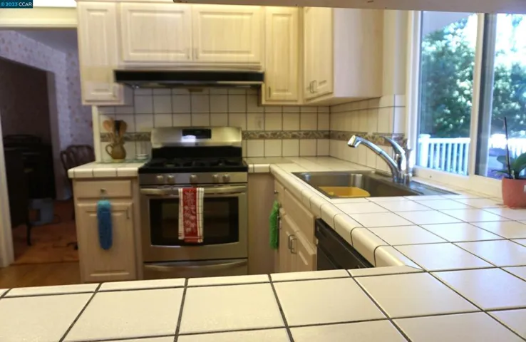 1995 Mohawk Drive, Pleasant Hill, California 94523-3125