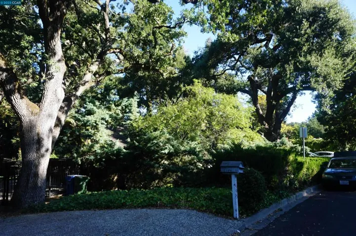 1995 Mohawk Drive, Pleasant Hill, California 94523-3125
