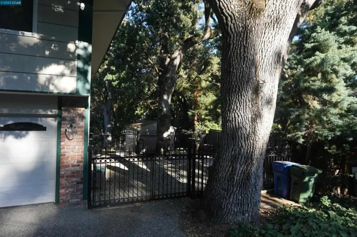 1995 Mohawk Drive, Pleasant Hill, California 94523-3125
