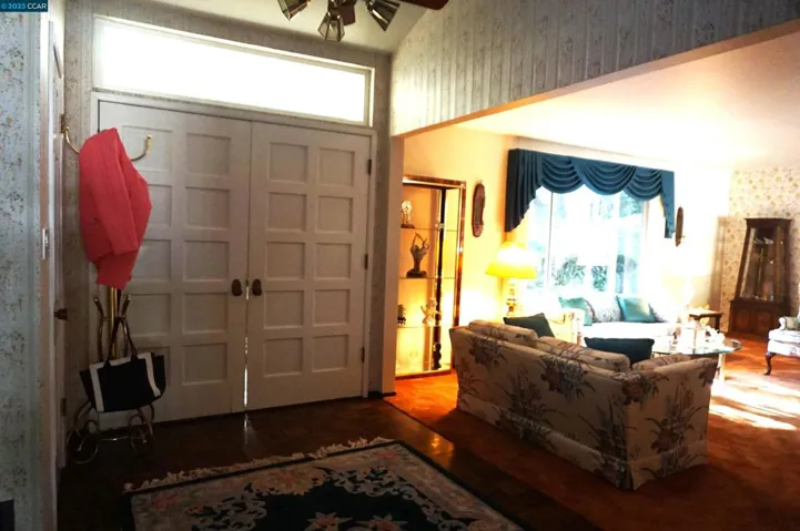 1995 Mohawk Drive, Pleasant Hill, California 94523-3125