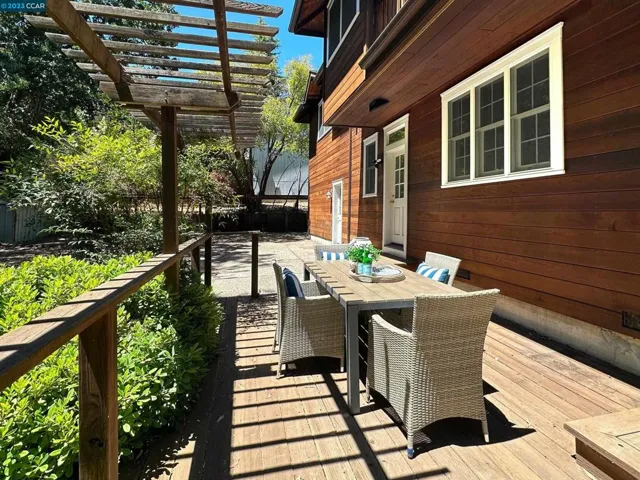 Deck off Dining Rm