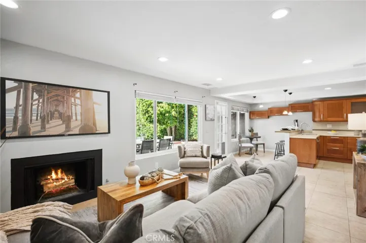184 W Yale Loop, Irvine, California 92604