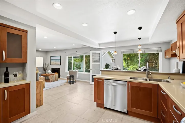 184 W Yale Loop, Irvine, California 92604