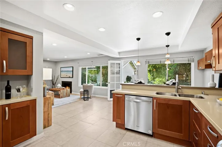184 W Yale Loop, Irvine, California 92604