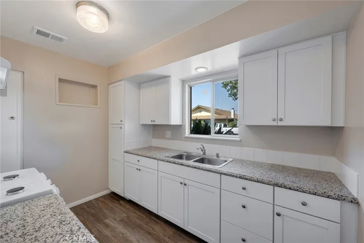 1942 E Rose Avenue, Orange, California 92867