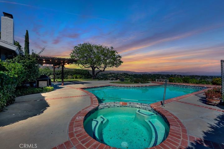 6704 Julie Lane, West Hills, California 91307