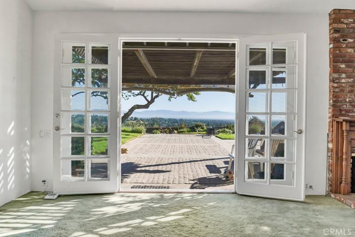 6704 Julie Lane, West Hills, California 91307