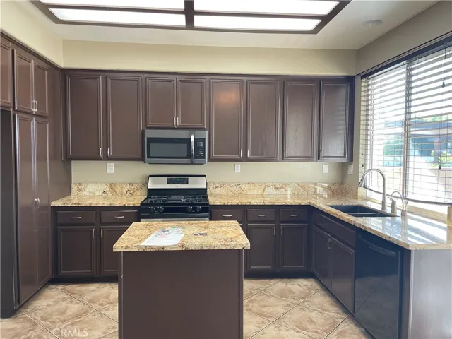 14669 Nova Scotia Drive, Fontana, California 92336