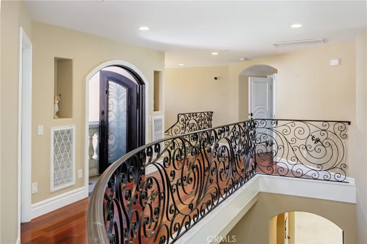 25526 Lone Pine Cir, Laguna Hills, California 92653