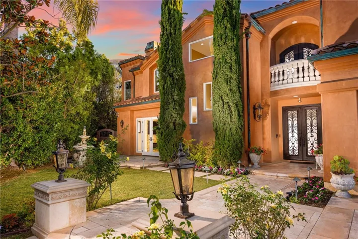 25526 Lone Pine Cir, Laguna Hills, California 92653