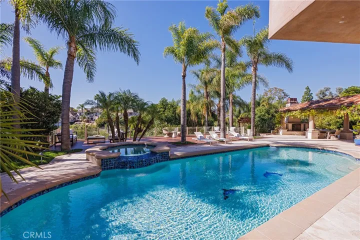 25526 Lone Pine Cir, Laguna Hills, California 92653