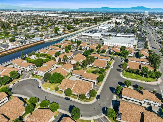 6712 Sun Drive Unit C, Huntington Beach, California 92647