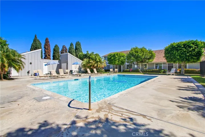6712 Sun Drive Unit C, Huntington Beach, California 92647