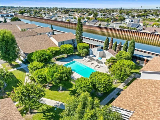 6712 Sun Drive Unit C, Huntington Beach, California 92647