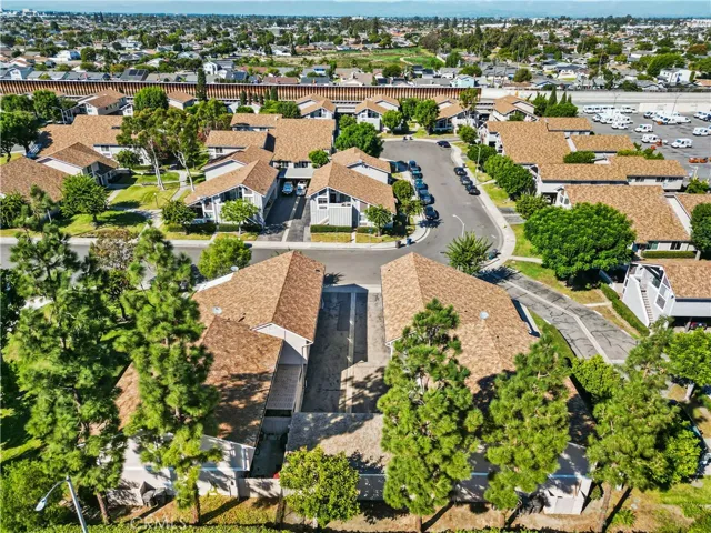 6712 Sun Drive Unit C, Huntington Beach, California 92647