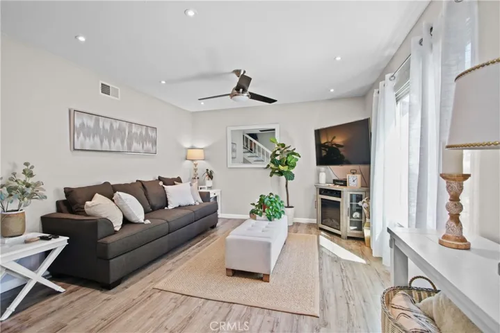 6712 Sun Drive Unit C, Huntington Beach, California 92647