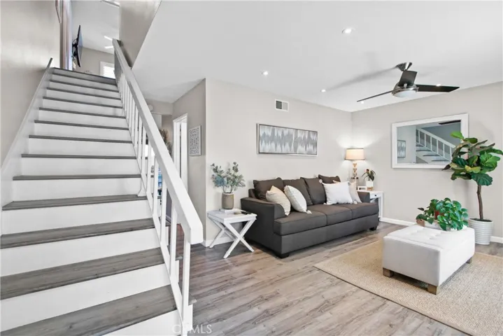 6712 Sun Drive Unit C, Huntington Beach, California 92647
