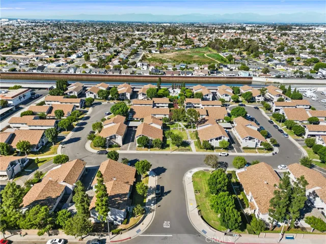 6712 Sun Drive Unit C, Huntington Beach, California 92647