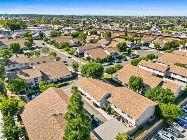 6712 Sun Drive Unit C, Huntington Beach, California 92647