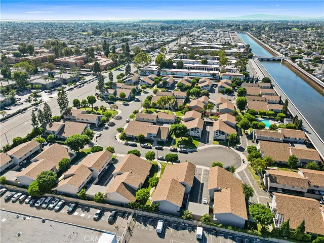 6712 Sun Drive Unit C, Huntington Beach, California 92647