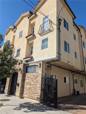 14537 Archwood Street, Van Nuys, California 91405