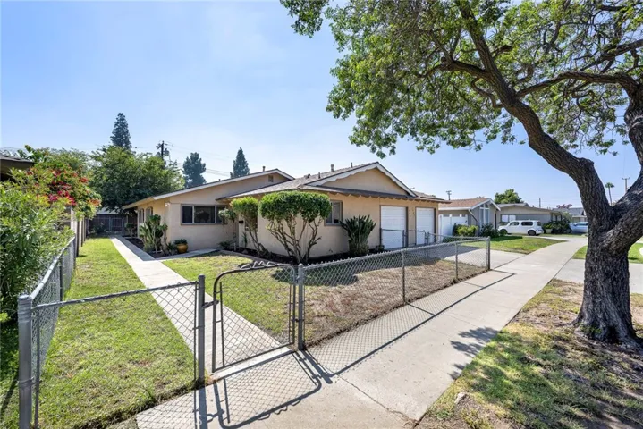 1942 E Rose Avenue, Orange, California 92867