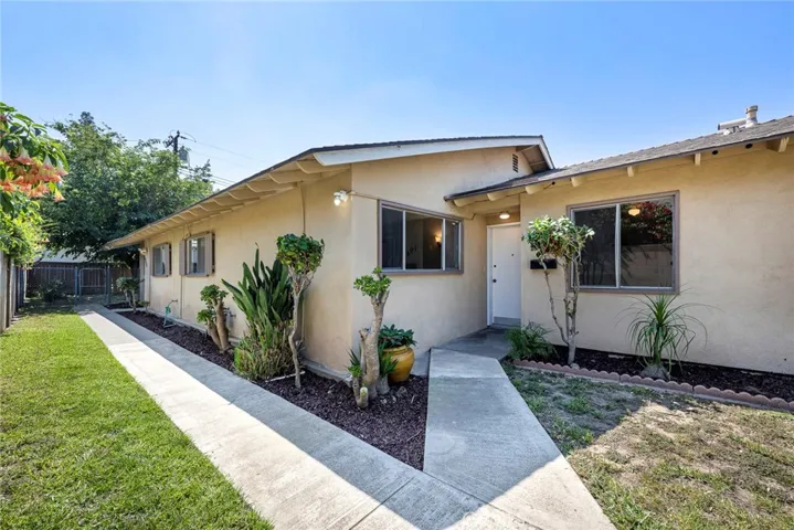 1942 E Rose Avenue, Orange, California 92867