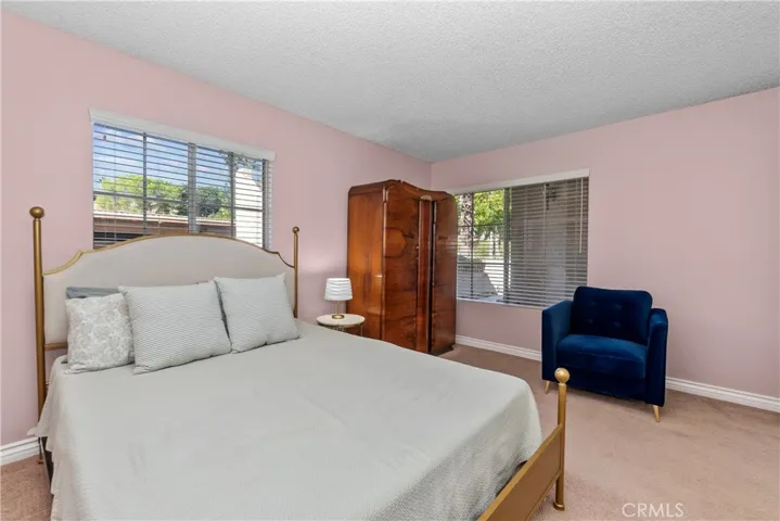 Extra large bedroom with double doors