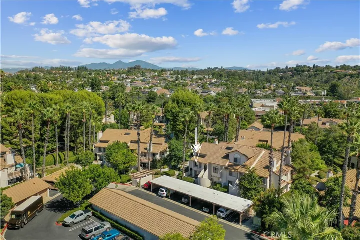 The lush green community of Briosa - Lomas Laguna!